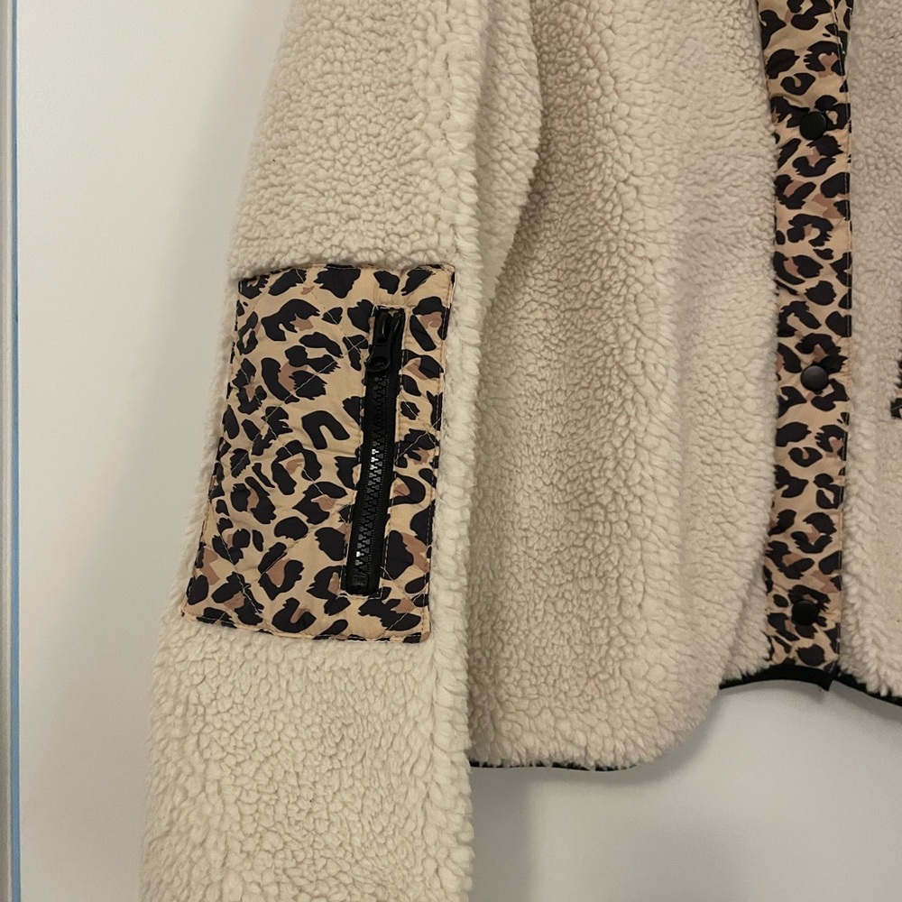 Rails Dean Fuzzy Leopard Print Trim Jacket - Cream animal print - Picture 5 of 8